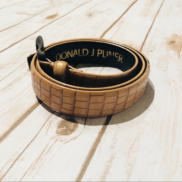 {Donald J. Pliner} Large Belt - Picture 6 of 6